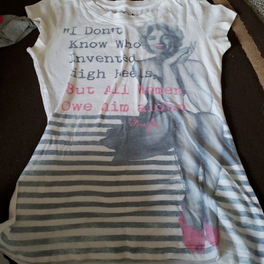 READ 6 SHIRTS FOR $10